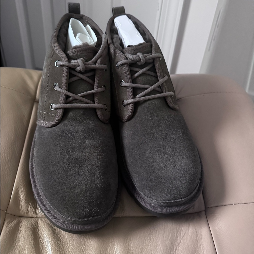 Ugg NEUMEL Boots - Picture 2 of 5